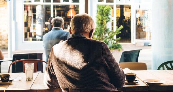 40岁谈恋爱是黄昏恋吗（四十岁是什么恋,是黄昏恋）