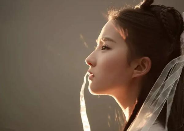 刘诗诗和刘亦菲谁出道早(刘诗诗和刘亦菲谁出道早一些)