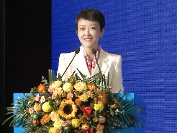 主持人如何应对突发状况(主持人如何应对突发状况事件)