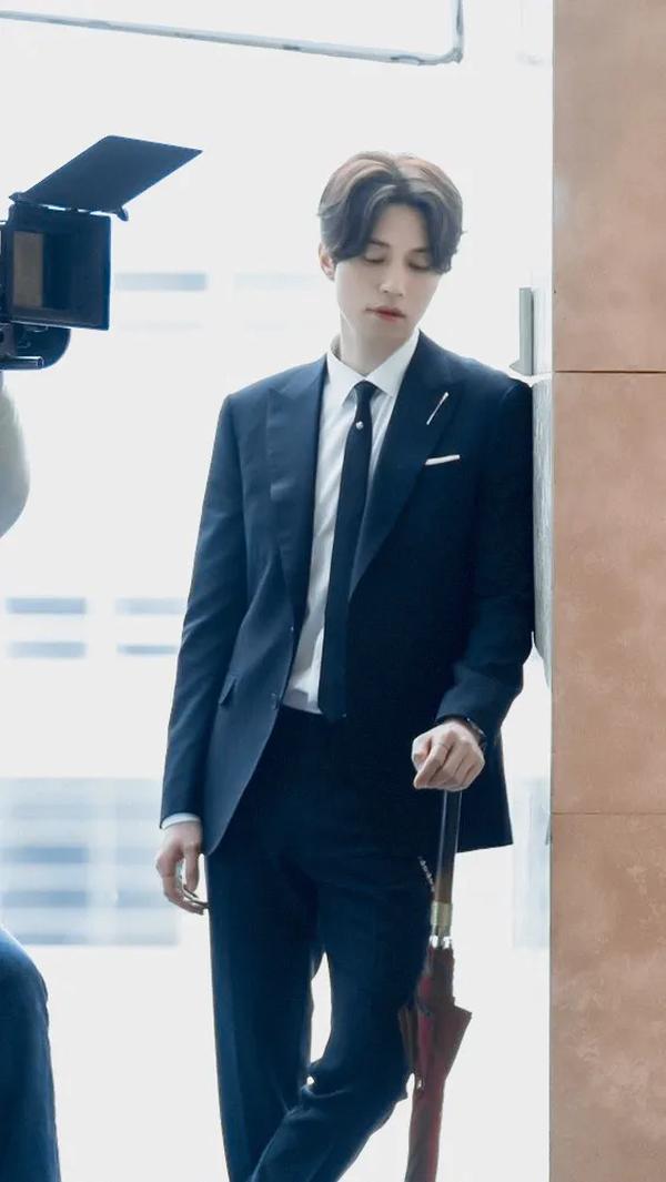 韩国男演员排行榜前十名（韩国男演员排行榜前十名李敏镐）