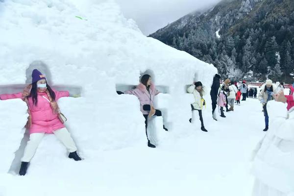 成都周边网红打卡景点一日游(成都周边网红打卡地一日游)