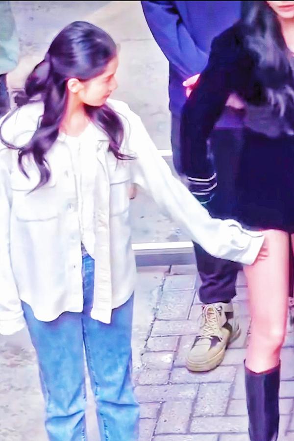 摸男人脸他没拒绝（摸男生的脸他没有生气）