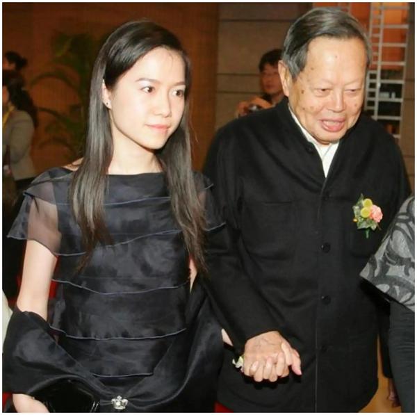 41岁翁帆终于看清杨振宁为人（杨振宁找翁帆的时候多少岁）