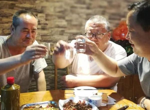 名片赞自助下单平台免费（免费名片赞1000领取网站）