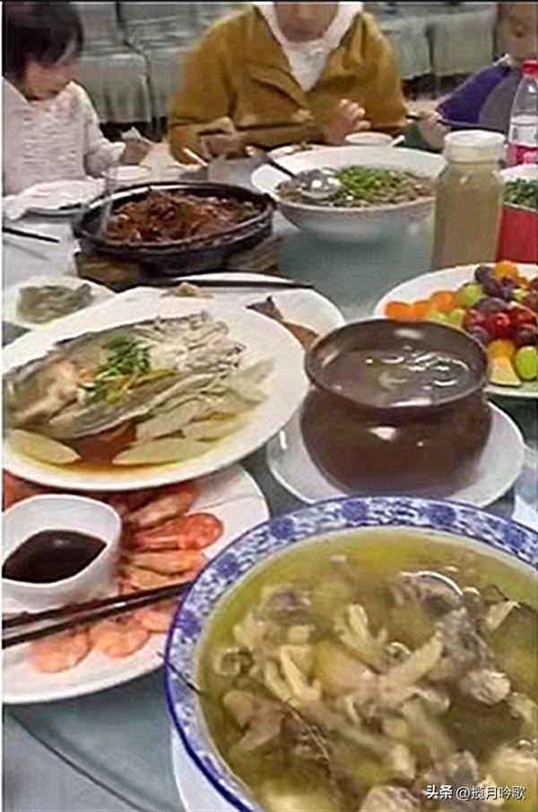 年夜饭真实视频一分钟（年夜饭真实视频一分钟播放）