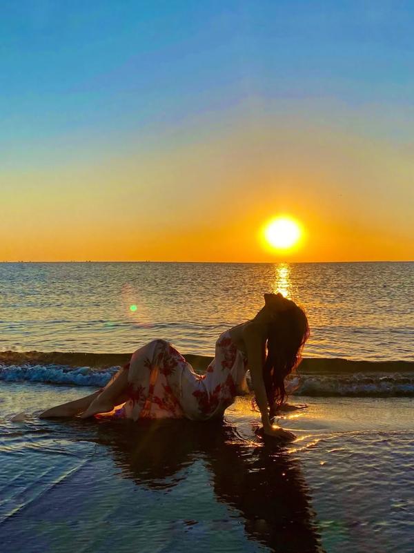 海边游玩的优美短句（海边游玩的优美短句英语）