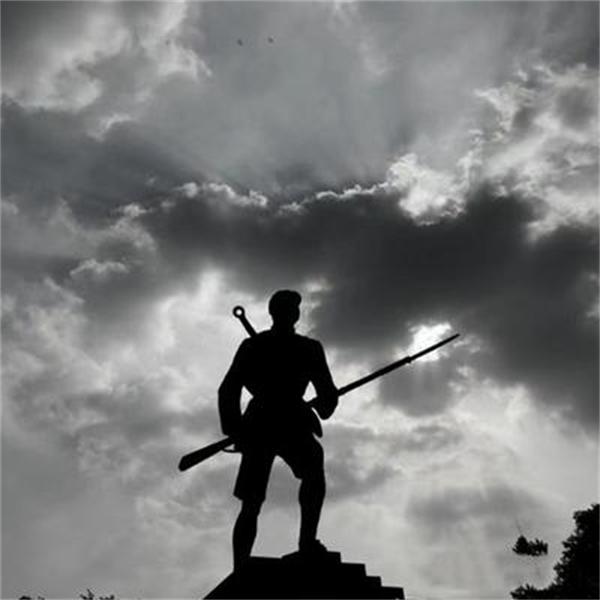 像烟不是烟布满天地间太阳一出(像烟不是烟布满天地间太阳一出来它就溜不见谜底是什么)