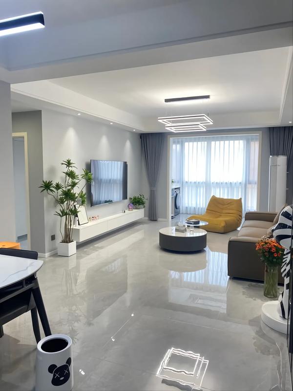 壁布简约大方的电视墙效果图（壁布简约大方的电视墙效果图片）