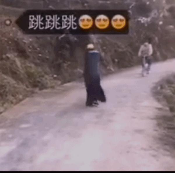 正常画面突然吓人gif（开始正常突然出现吓人视频）