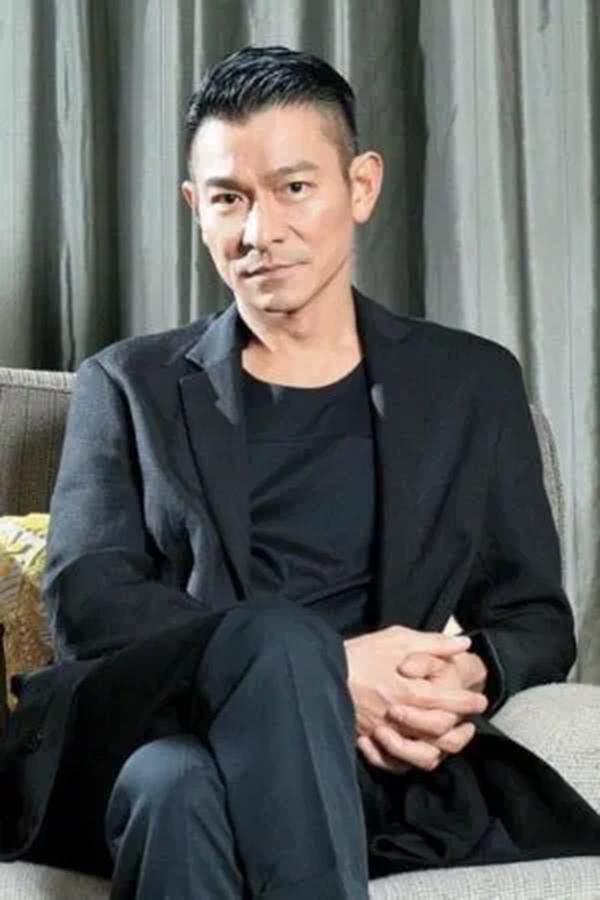 鹿晗简介个人简介(鹿晗个人资料简介)