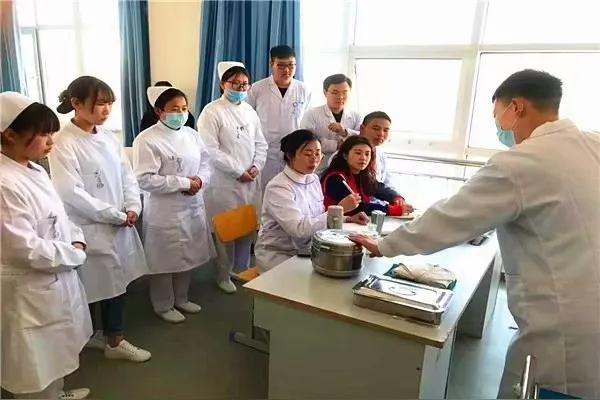学医和学法律哪个前途好？