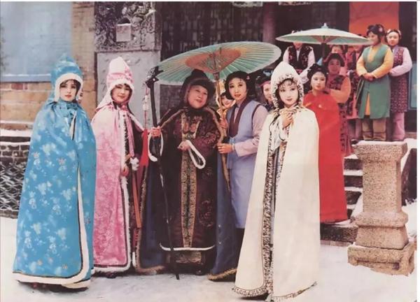 八字眉毛(八字眉毛的女人命运好不)