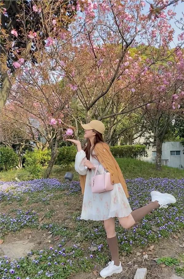 赵露思应援色改了吗(赵露思应援色颜色)