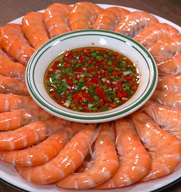 怎么做白灼虾(活虾怎么做白灼虾)
