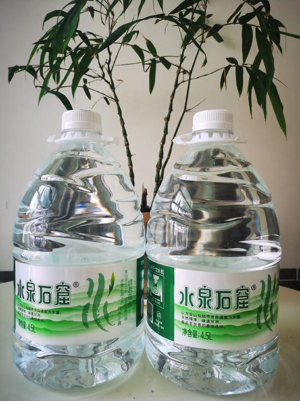 依云矿泉水哪里产的好_依云矿泉水哪里产的好一点