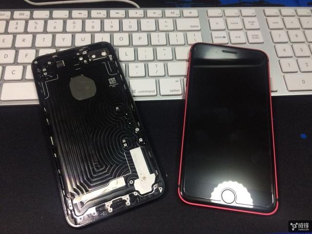 锋友分享：给黑色iPhone 7 Plus换大红外壳