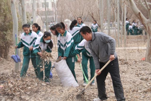 瓜州县开展“绿色环保，净化校园”活动