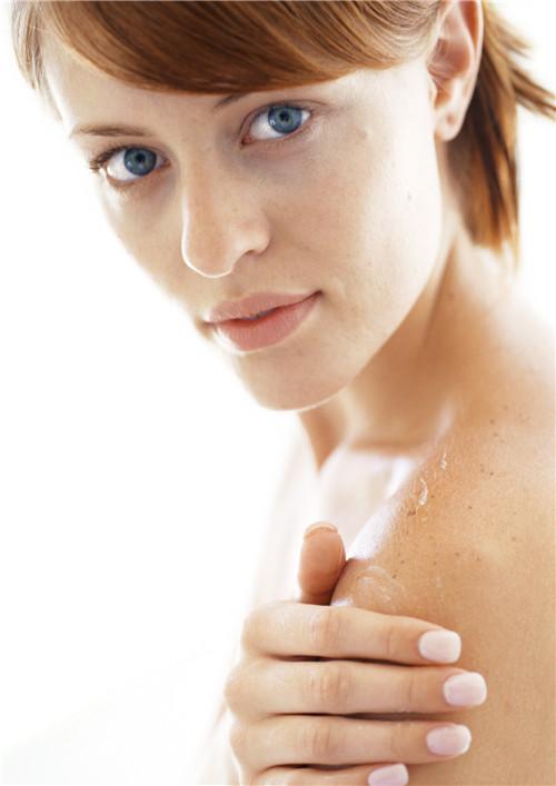 专家称脱毛膏长期使用皮肤损害大啊