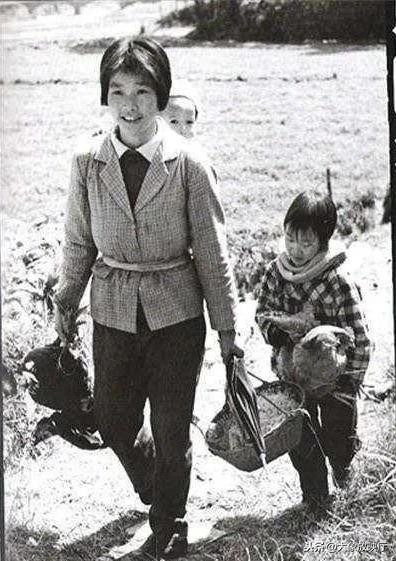 1985年中国老照片，图2现在有些地方仍这样，图4让人很怀念