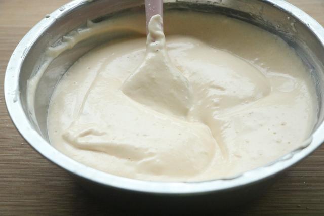 比戚风蛋糕简单，失败率低，更适合新手操作，松软好吃，不回缩