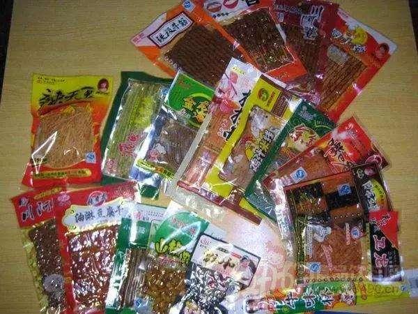经期被罚吃辣条就医后遭劝退,“死神辣条”能当食品卖吗?