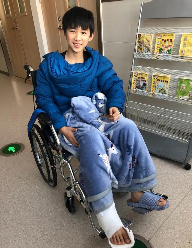 新国民弟弟来了：搭档从贾樟柯换到郭富城，14岁就为拍戏拼到骨折