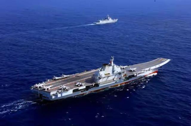 辽宁舰编队训练，现身太平洋，引起关注！