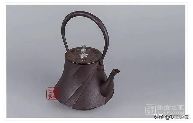 铁壶的极简主义美学