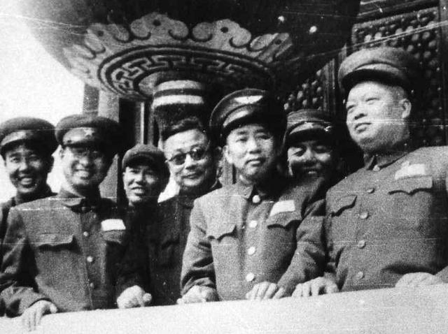 他是新四军“四大巨头”之一，授衔时力辞上将，毛主席坚决不同意