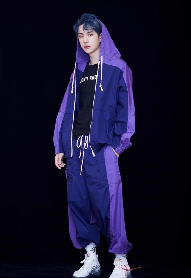 尹正零点为王一博庆生，足见2人友谊深，配文内容太暖心