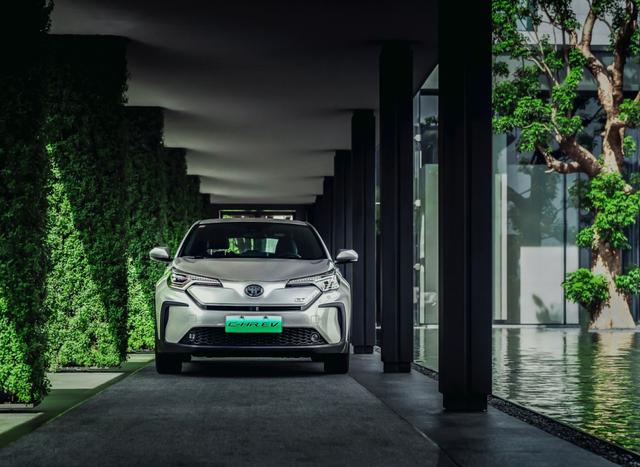开启"触电"新生活，与广汽丰田纯电SUV C-HR EV一同进化