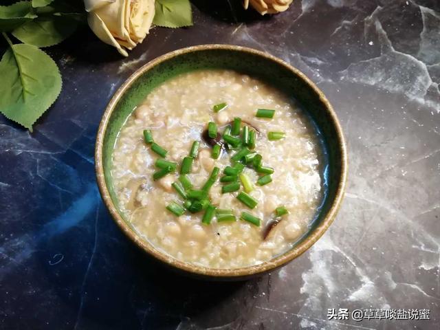 新花生上市，老泉州人就好这一口，花生咸粥，粉糯香甜，无敌美味