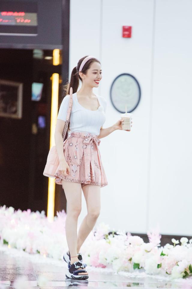 追星|张歆艺成功追星易烊千玺《妻子4》沙溢曾拉黑胡可