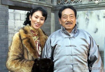 “老戏骨”王奎荣，年过半百娶小37岁娇妻，如今73岁“自食恶果”