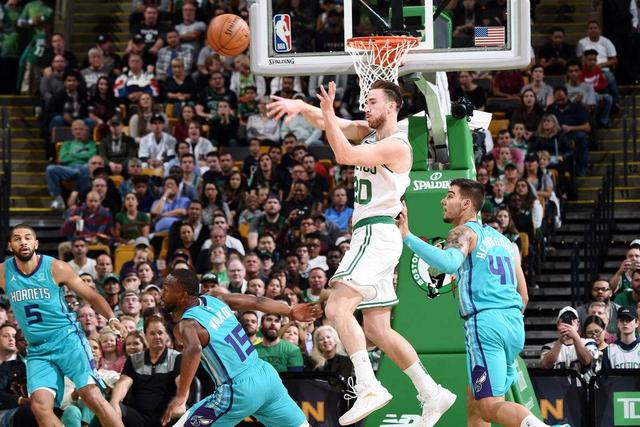 見過嗎？MVP級的輔助，曾擺上貨架2年沒人要，如今引聯盟哄搶