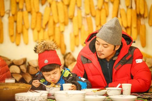 沙溢半年连上9档综艺，评价女嘉宾“裤衩有点短