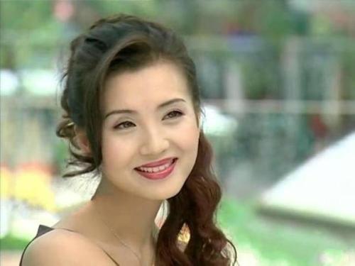 当年大火的万人迷陈好，为爱隐退娱乐圈，如今