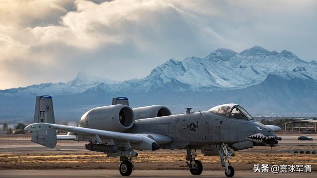 A10C攻擊機(jī)增援中東，伊朗最高領(lǐng)袖再次發(fā)出警告，美國遇到了硬茬