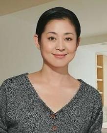 陈凯歌：一婚娶名门闺秀，抛弃同居女友倪萍，二婚娶小16岁的陈红