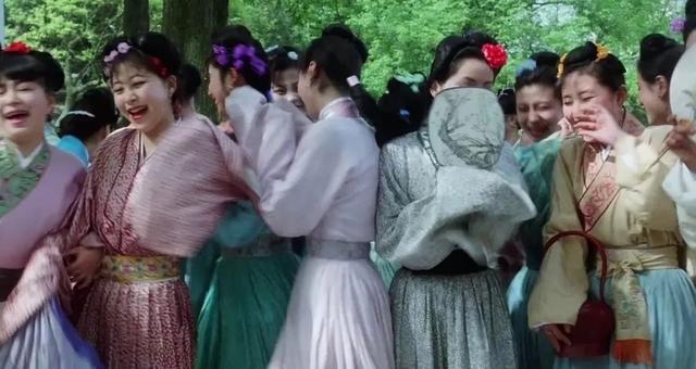 《唐伯虎点秋香》中，桥头那个婀娜多姿的女子，如花的替身是谁？