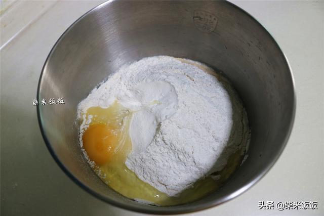 ​做面包，用它和面，面包柔软拉丝，放3天也不硬，比买的好吃