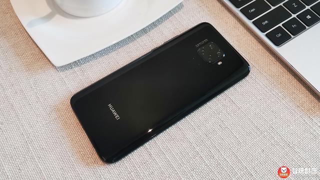 华为nova 5i Pro评测：麒麟810+AI四摄，综合实力强劲的潮美新品