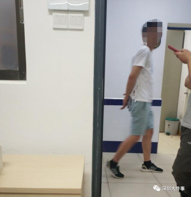 时遭|女租客称洗澡时遭合租男破门而入 方回应