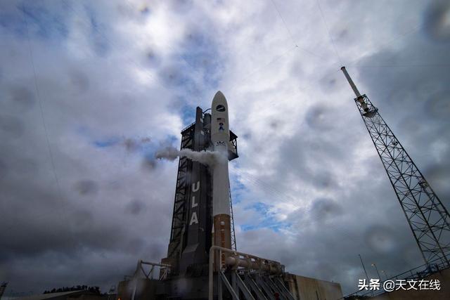 嘿，同學(xué)們！SpaceX和NASA想將你們的照片隨龍飛船2號(hào)一同發(fā)射