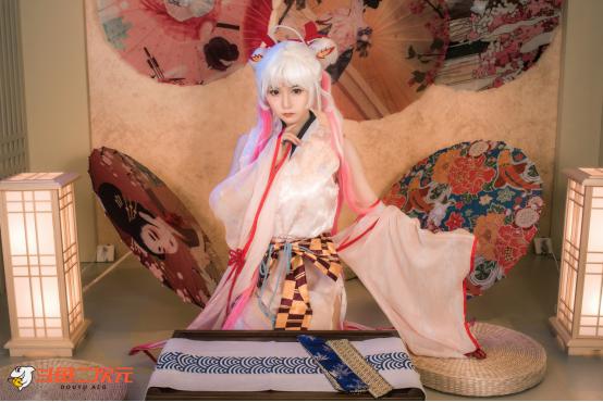 斗鱼二次元展台的美女主播赏析，这太靓眼了吧