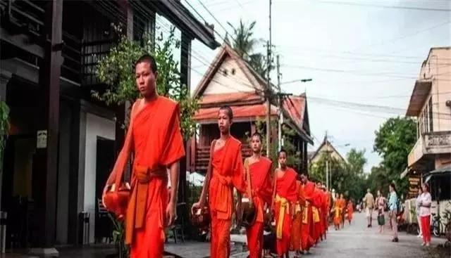 世界上最慵懒的国家，30岁就开始过养老生活，令