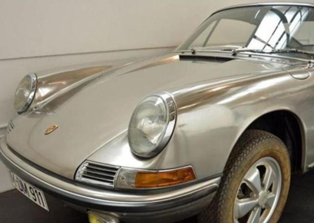 不锈钢不生锈强度高，为何不能造车身？听听保时捷的“造后感”