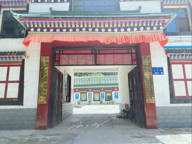 “探秘”甘南藏医院，藏医药名不虚传，游客眼花缭乱，都叹为观止