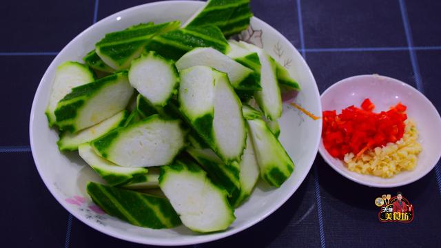 丝瓜怎么做好吃？教你最简单的做法，香辣下饭，好吃极了