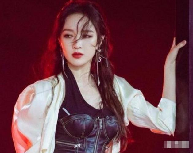 眼妆是孟佳的本体吧？失去眼妆的孟佳从美艳女